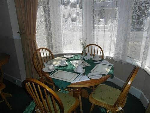 Kingsway Lodge Guest House Торки Экстерьер фото