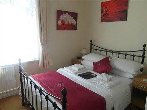 Kingsway Lodge Guest House Торки Экстерьер фото